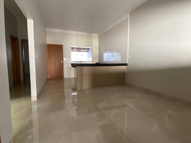 #989 - Casa para Venda em Itumbiara - GO