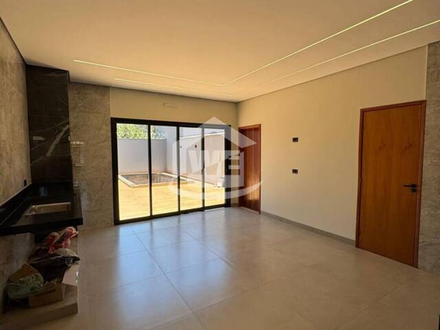 #1083 - Casa para Venda em Itumbiara - GO