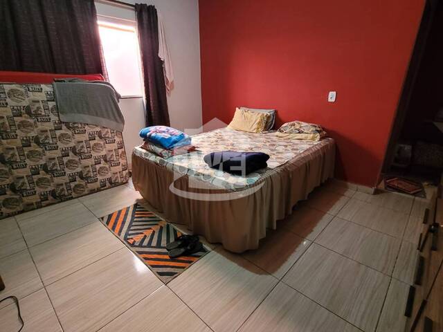 #10105 - Casa para Venda em Itumbiara - GO - 2