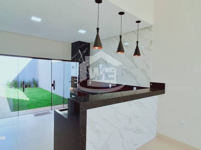#10109 - Casa para Venda em Itumbiara - GO - 3