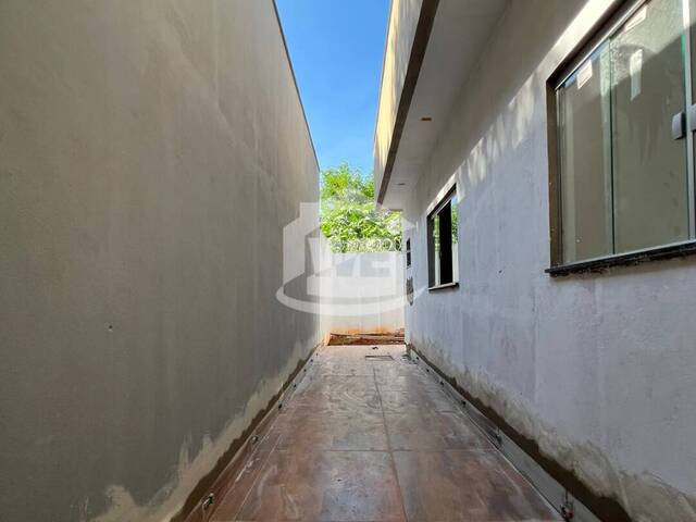 #10133 - Casa para Venda em Itumbiara - GO - 2