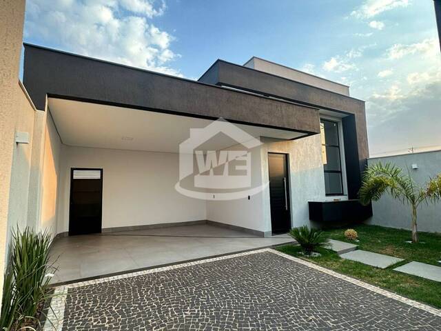 #10137 - Casa para Venda em Itumbiara - GO - 1