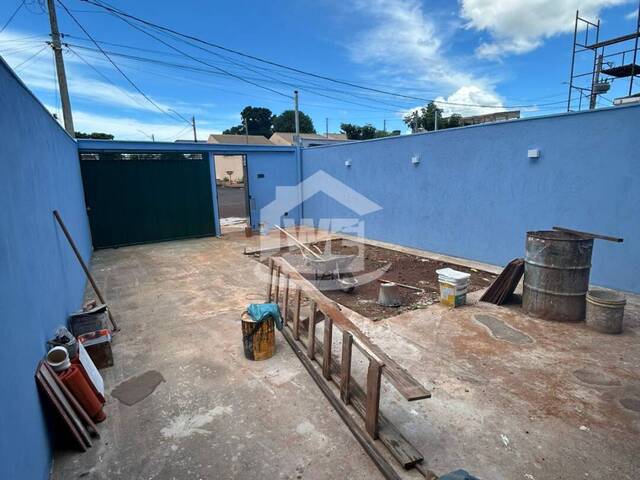 #10139 - Casa para Venda em Itumbiara - GO - 3