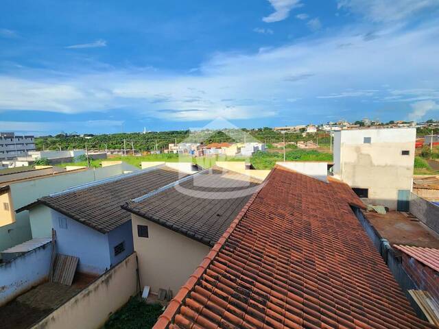 #10140 - Apartamento para Venda em Itumbiara - GO - 3