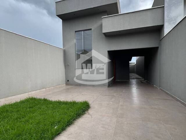 #10143 - Casa para Venda em Itumbiara - GO - 1