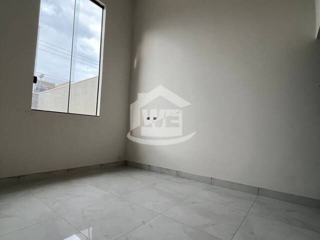 #10143 - Casa para Venda em Itumbiara - GO - 2