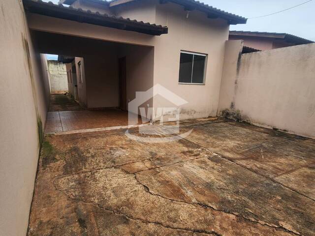 #10142 - Casa para Venda em Itumbiara - GO - 1