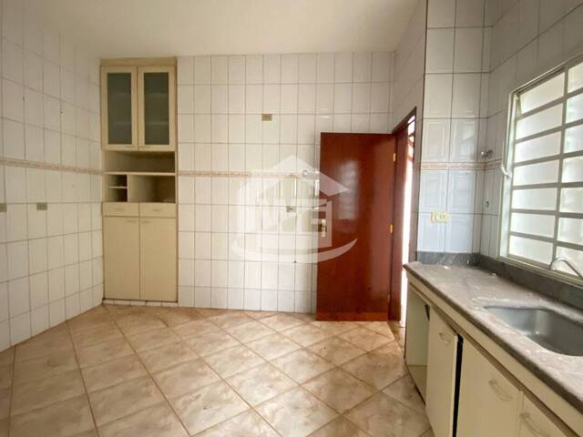 #10144 - Casa para Venda em Itumbiara - GO - 3