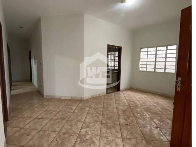 #10144 - Casa para Venda em Itumbiara - GO - 2