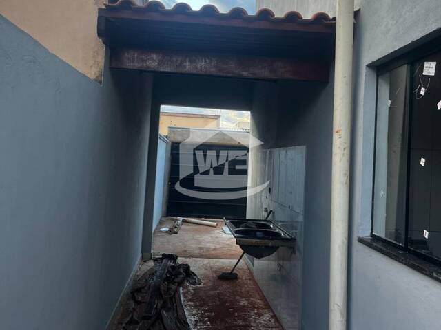 #10149 - Casa para Venda em Itumbiara - GO - 1