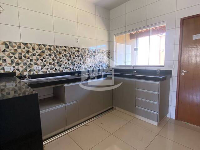 #10164 - Casa para Venda em Itumbiara - GO - 2