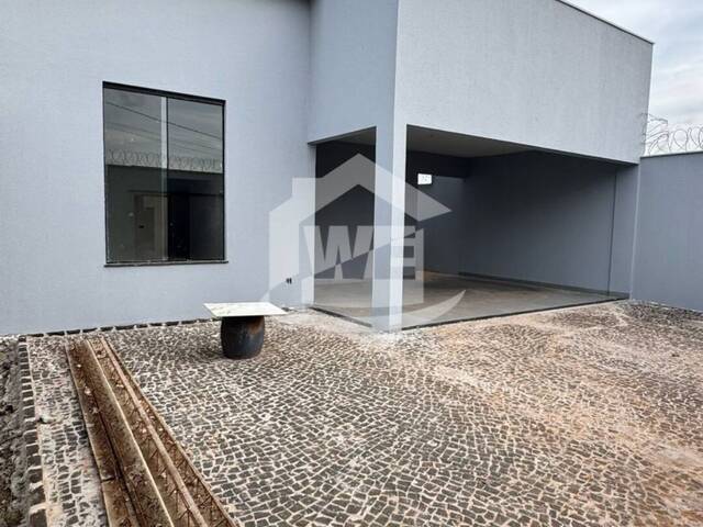 #10182 - Casa para Venda em Itumbiara - GO - 1