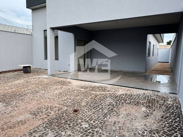 #10182 - Casa para Venda em Itumbiara - GO - 2