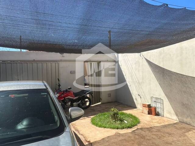 #10198 - Casa para Venda em Itumbiara - GO - 3