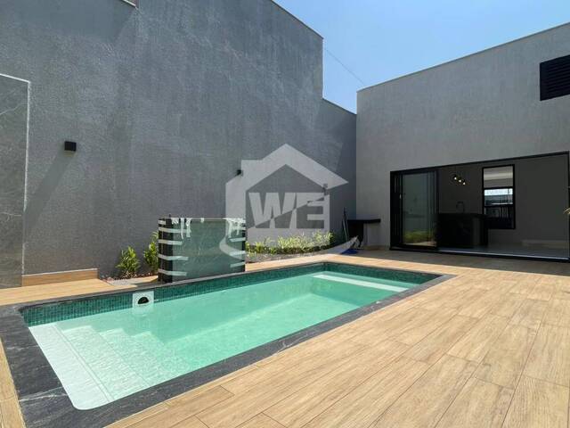 #10203 - Casa para Venda em Itumbiara - GO - 2