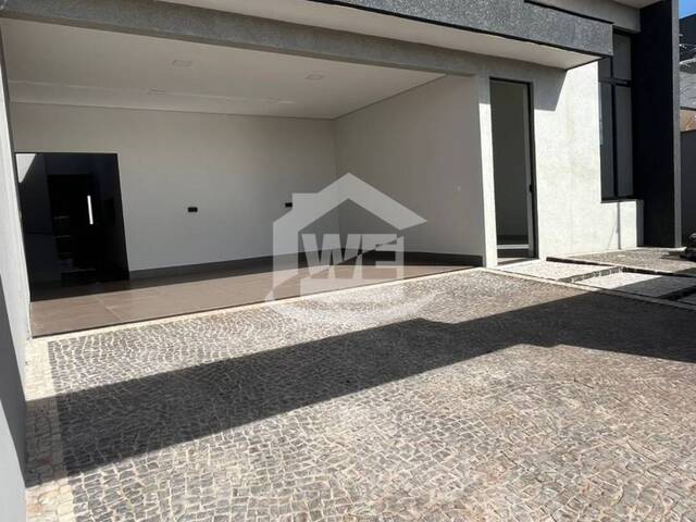 #10208 - Casa para Venda em Itumbiara - GO - 1