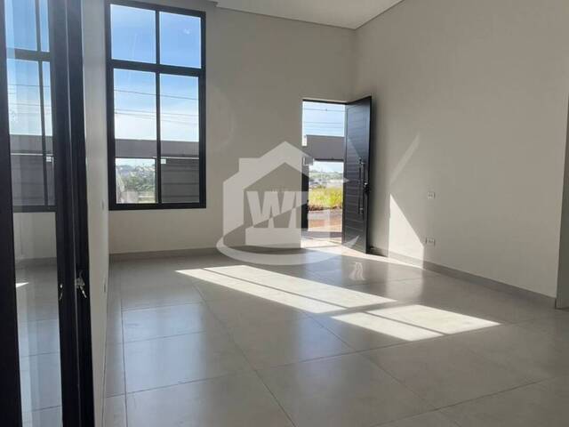#10208 - Casa para Venda em Itumbiara - GO - 2