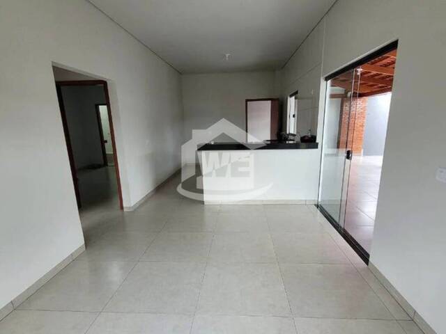 #10210 - Casa para Venda em Itumbiara - GO - 2