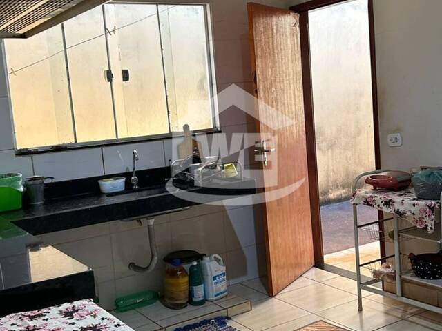 #10211 - Casa para Venda em Itumbiara - GO - 2