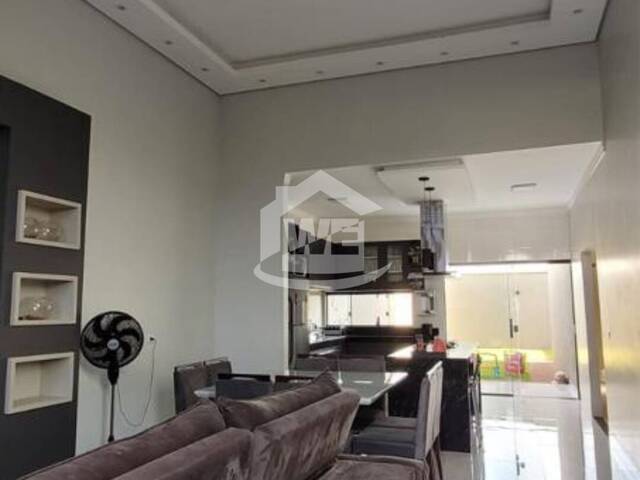 #10222 - Casa para Venda em Itumbiara - GO - 2