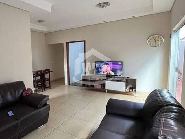 #COD10338 - Apartamento para Venda em Itumbiara - GO - 1