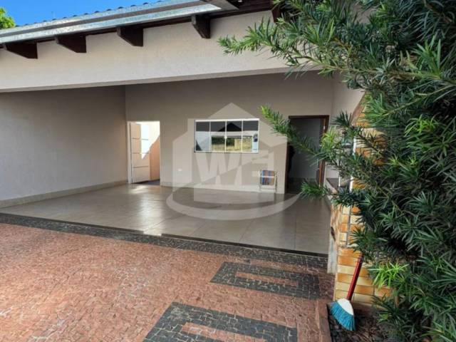 #10447 - Casa para Venda em Itumbiara - GO - 1