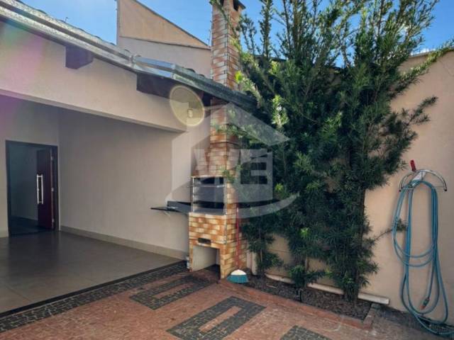 #10447 - Casa para Venda em Itumbiara - GO - 2