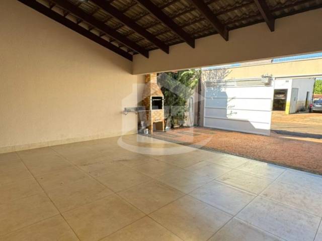 #10447 - Casa para Venda em Itumbiara - GO - 3