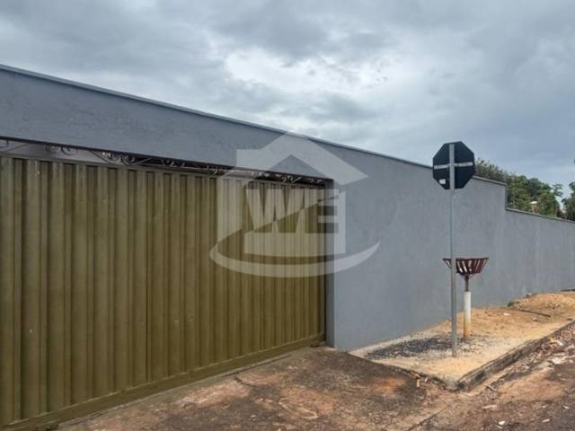 #10450 - Casa para Venda em Itumbiara - GO - 1