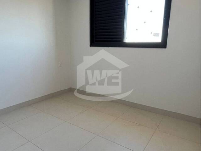 #10464 - Apartamento para Venda em Itumbiara - GO - 2