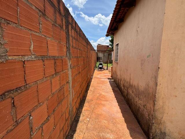 #10467 - Casa para Venda em Itumbiara - GO - 2
