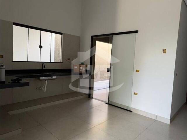 #10482 - Casa para Venda em Itumbiara - GO - 3