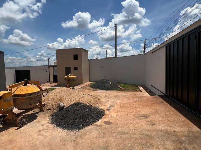 #993 - Casa para Venda em Itumbiara - GO - 2