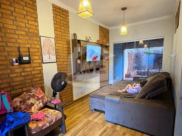 #10487 - Casa para Venda em Araporã - MG - 3