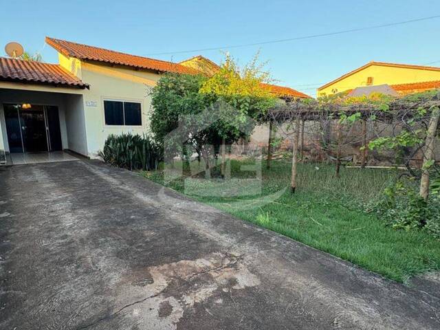 #10487 - Casa para Venda em Araporã - MG