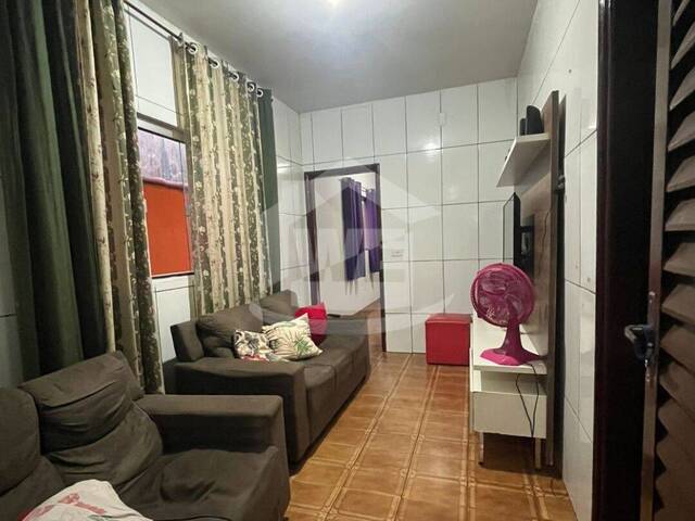 #10492 - Casa para Venda em Itumbiara - GO - 3