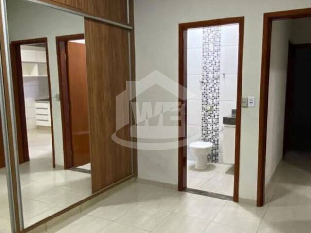 #10516 - Casa para Venda em Itumbiara - GO - 3