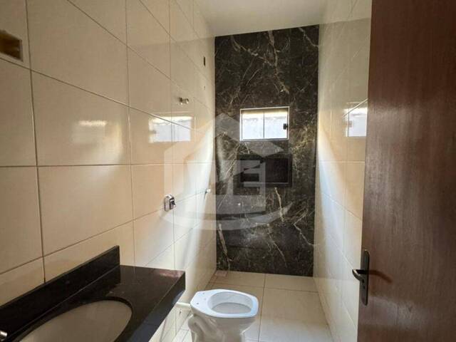 #10529 - Casa para Venda em Itumbiara - GO - 3