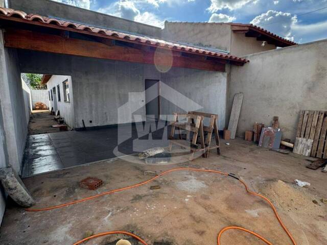 #10530 - Casa para Venda em Itumbiara - GO - 2
