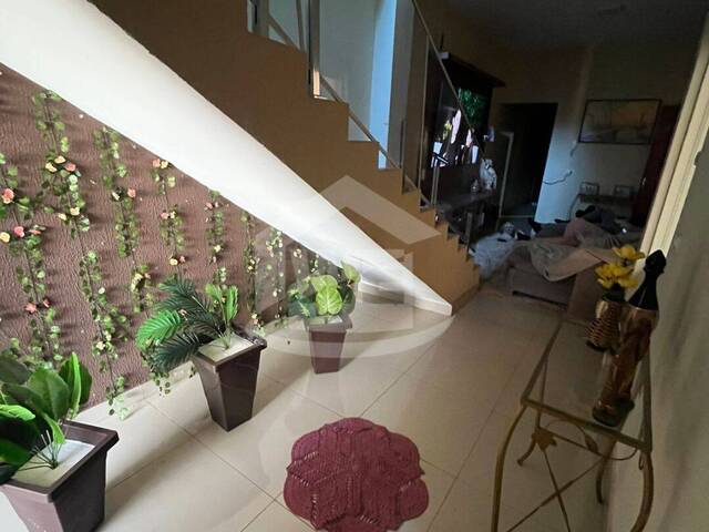 #10533 - Casa para Venda em Itumbiara - GO - 2