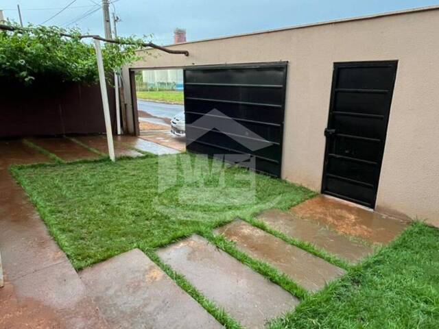 #10556 - Casa para Venda em Araporã - MG - 2