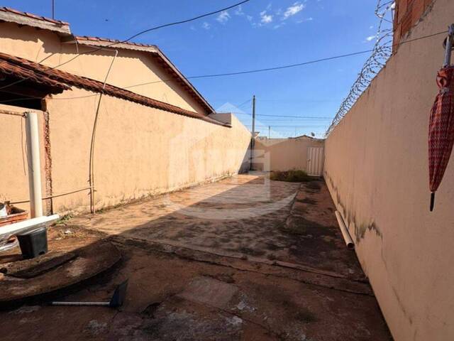 Casa para Venda em Itumbiara - 3