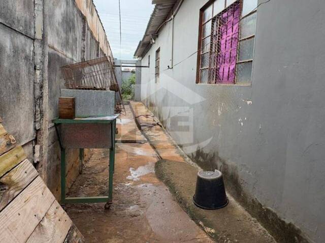 #10636 - Casa para Venda em Itumbiara - GO - 1