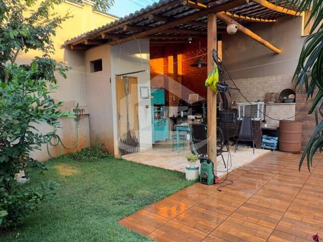 #10653 - Casa para Venda em Itumbiara - GO - 2