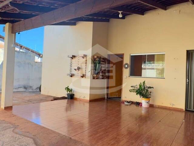 #10661 - Casa para Venda em Itumbiara - GO