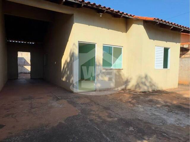 #10585 - Casa para Venda em Itumbiara - GO