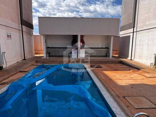#10728 - Apartamento para Venda em Itumbiara - GO - 1