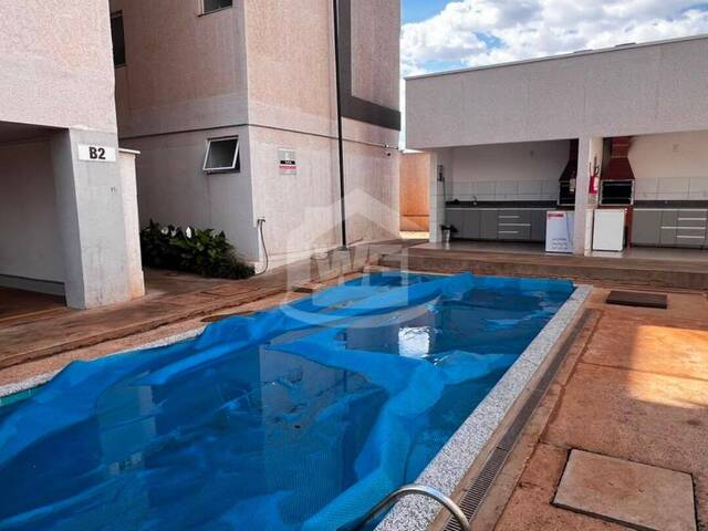 #10728 - Apartamento para Venda em Itumbiara - GO - 2
