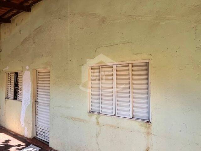 #10730 - Casa para Venda em Itumbiara - GO - 1