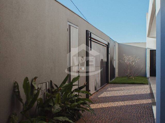 #10735 - Casa para Venda em Itumbiara - GO - 2